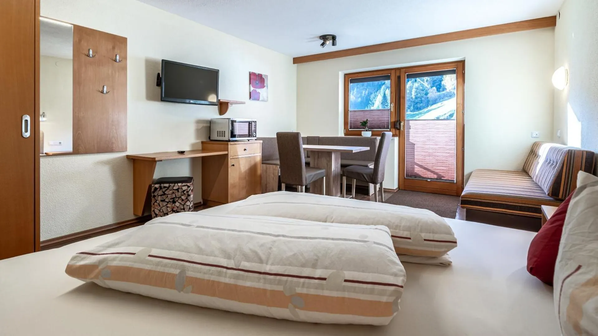 Appartementhaus Im Winkel Ζόλντεν 2*,  Αυστρία